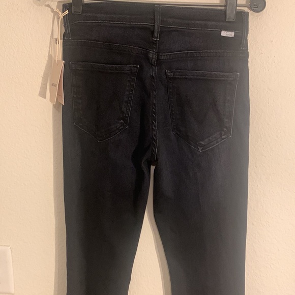 NWT MOTHER WEEKENDER FRAY JEANS - Picture 10 of 16